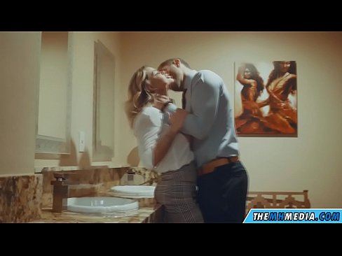 ❤️ Kung ang usa ka busty blonde naghaylo kanimo sa usa ka publiko nga kasilyas ❌ Sex video sa ceb.xxxdeutschepornos.ru ﹏